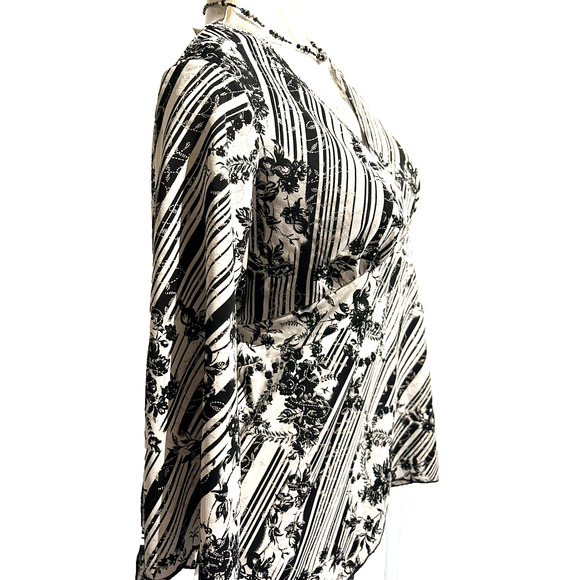 Women’s Vintage La Khaki Black And White Cross Stretch Top in Size Medium 8 10 - Picture 6 of 10